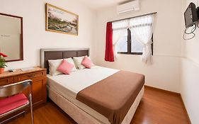 Cozy Homestay Syariah Mitra RedDoorz Bandung